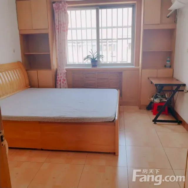 莲池滨河公园中华小区五区 2室1厅 65㎡ 950元/月