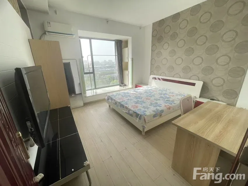 合租:次卧高新市一医院南城都汇汇尚园 3室1厅 10㎡ 11