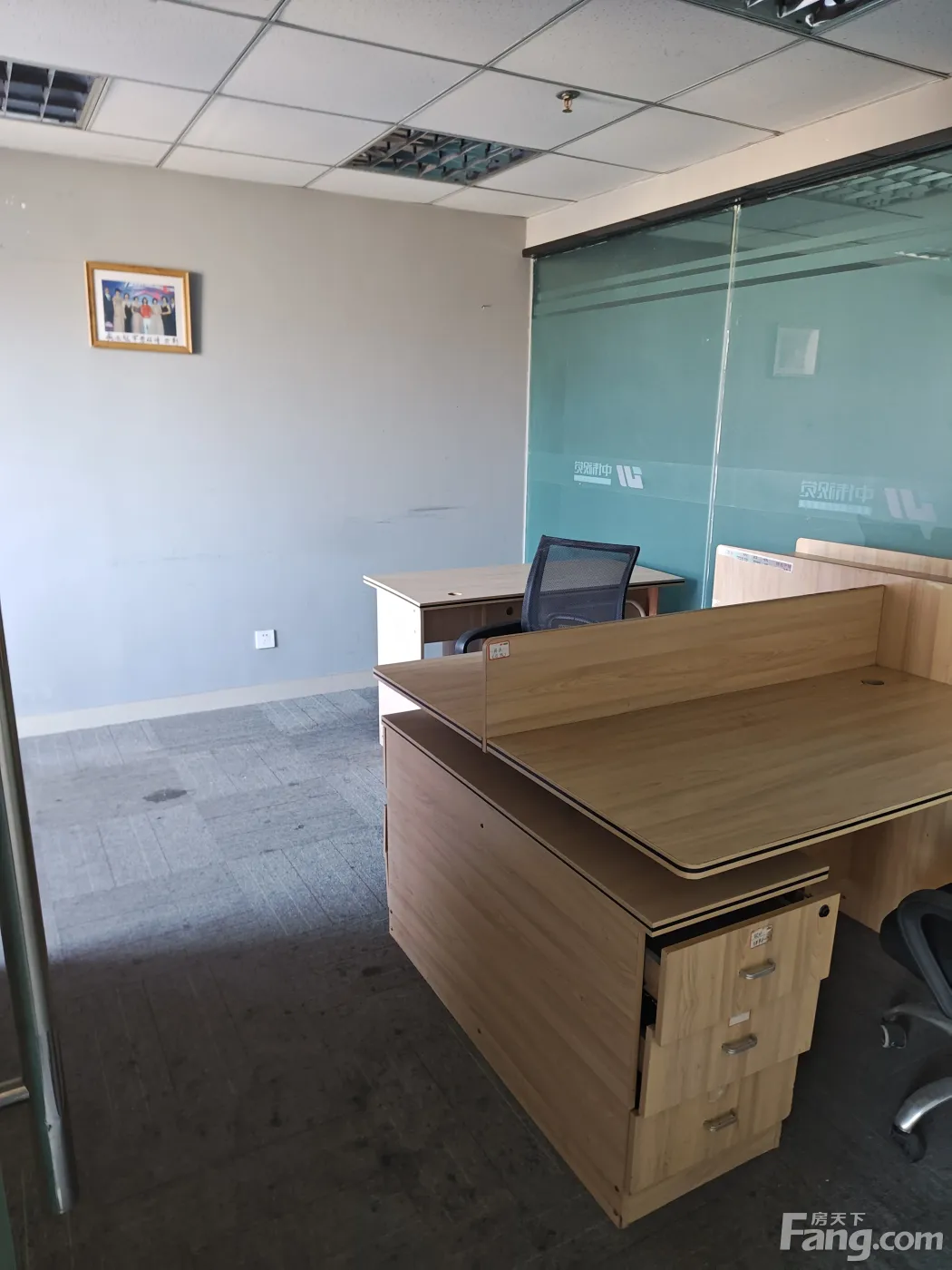 甲级写字楼,交通方便 环境好 水电气三通