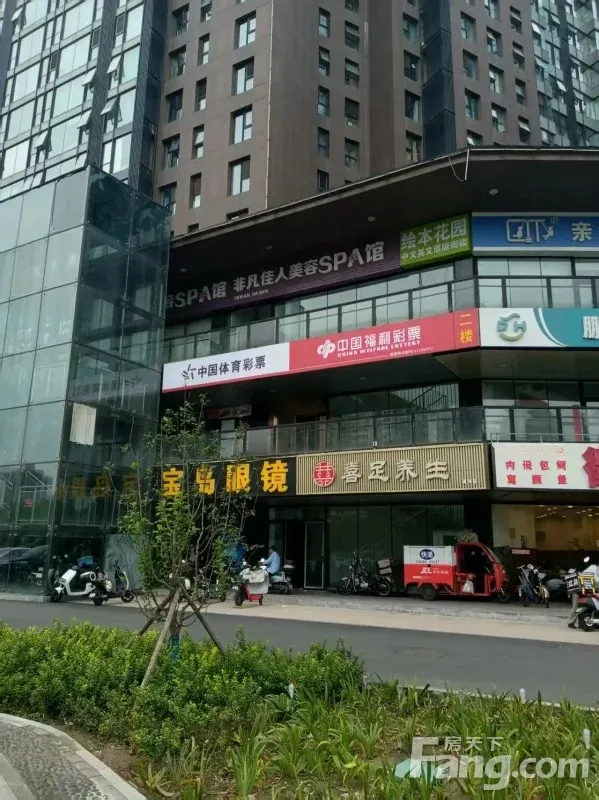 黄金地段,客流稳定,周边配套成熟接手即营业!