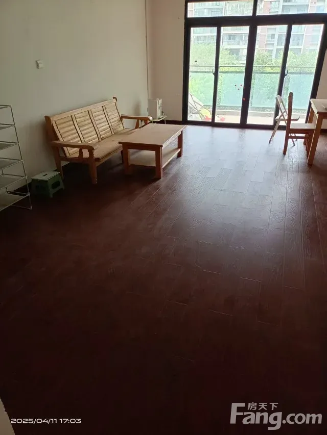 两江新区空港丁香水榭 3室2厅 110㎡ 1600元/月