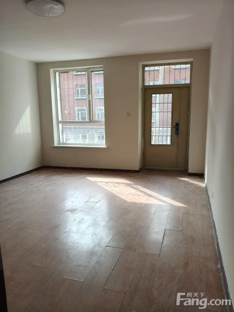 赛罕鄂尔多斯东街宝塔庄园 3室2厅 184.5㎡ 3000元