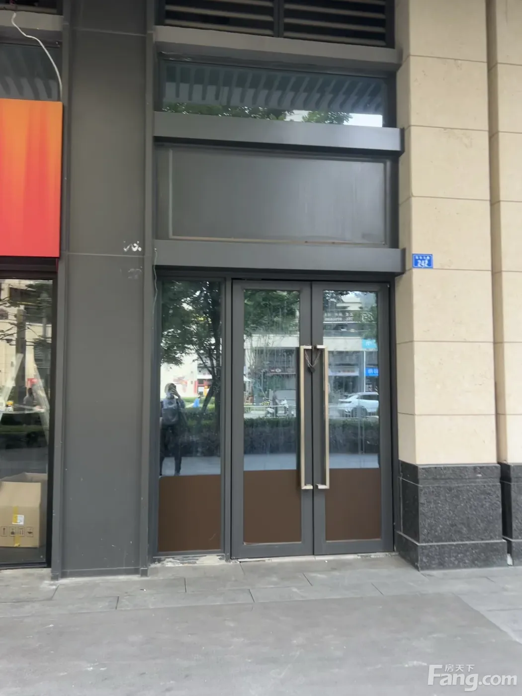 中海锦江城临街商铺出租,33平方正空间,月租6000