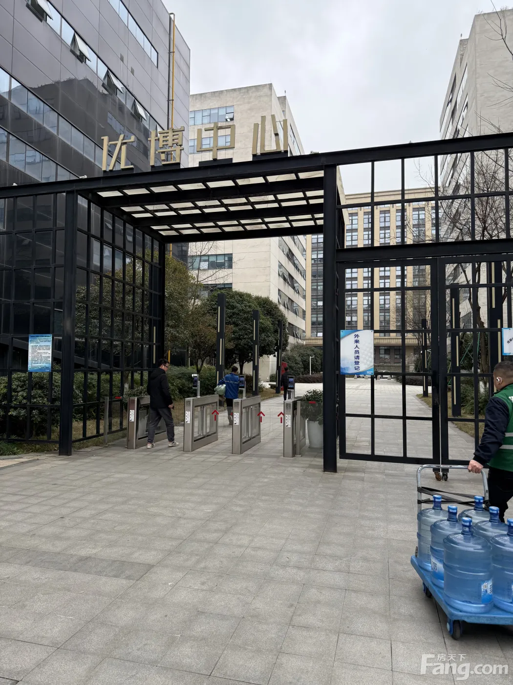 武侯机投镇优博中心 纯写字楼甲级347.56平米