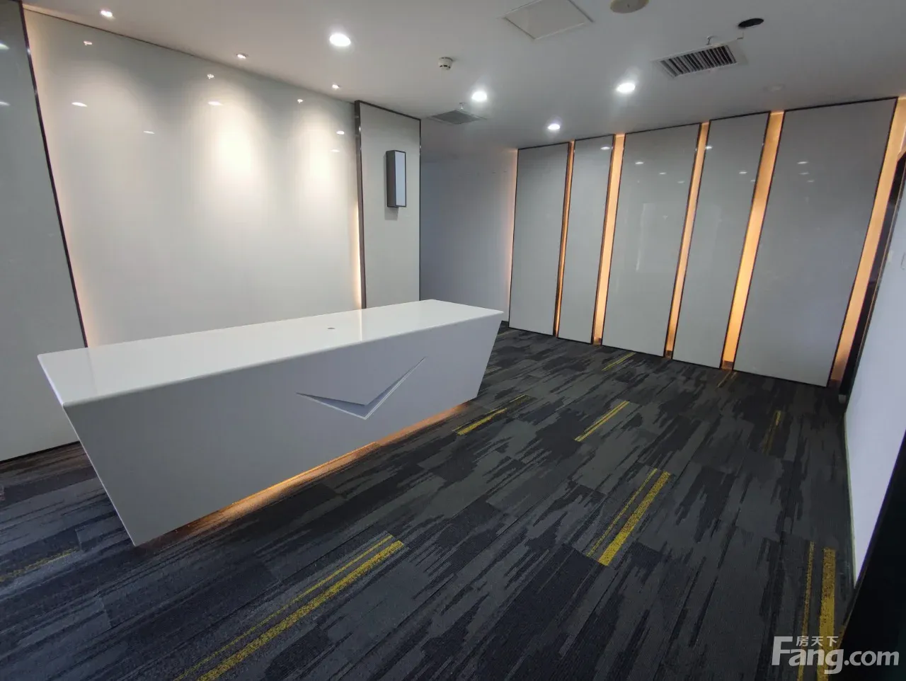 天府广场航天科技大厦16楼299平方米精装带家具80可谈