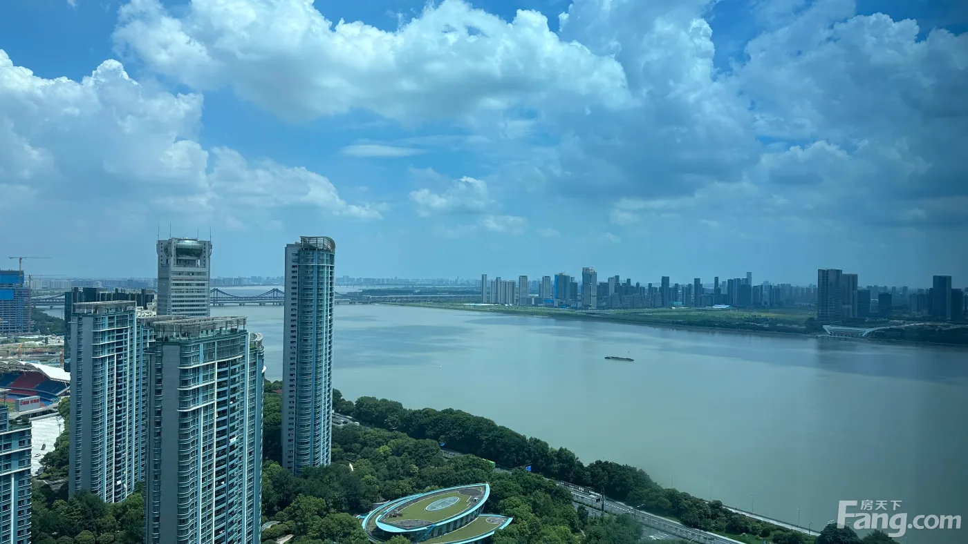 上城钱江新城东方君悦 1室1厅 80.36㎡ 9200元/月