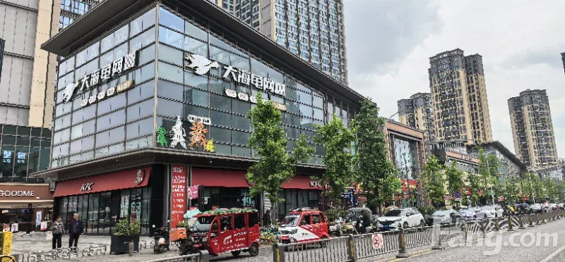 万科金域缇香95平临街商铺出租,层高6米,租金100元/月