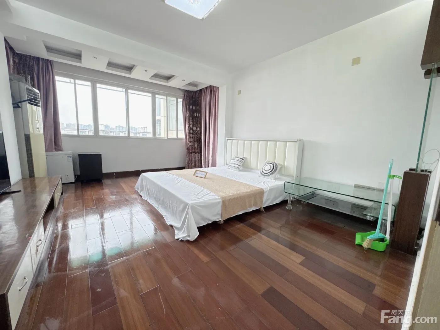 合租:主卧鄞州东胜泰和家园 4室1厅 125㎡ 950元/月