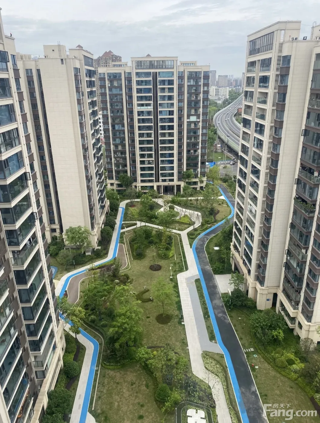 成华昭觉寺深业四季华庭113.37平米合租主卧 3室2厅2卫