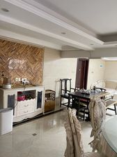 鸿宇天湖城4室2厅3卫南北朝向100.00万元出售