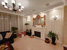 红星海世界观六期4室3厅3卫南北朝向390.00万元出售