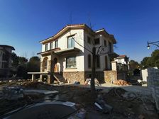 香泉湖度假中心(别墅)8室3厅3卫南北朝向230.00万元出售