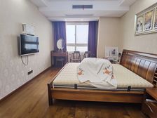 医药高新区 大华锦绣华城 2室2厅,精装,此房已空放多年。