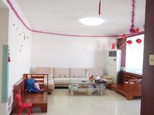 胶州 永福花园 顶楼复式6室2厅,全屋地暖拎包入住