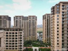 高铁附近,国际商务区 东方合苑 4室2厅四叶草户型,毛坯