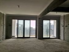 白菜价出 大平层带屋顶花园188平南北通透五居室 业主诚售