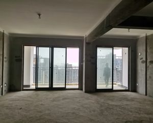 白菜价出血亏出 大平层带屋顶花园188平南北通透五居室