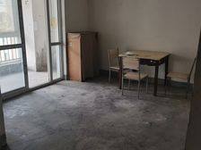 金泉花园二期,装修客厅做隔断可成两个房间