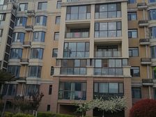 隆海海之韵三期 多层 3室2厅2卫毛坯 赠送车位和草房