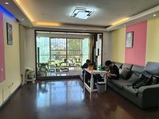云岩 金狮小区巫峰苑 4室2厅2卫,家具齐全、拎包入住