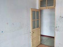 市中 ,经五路小学,交通便利,离实验中学50米,满两年