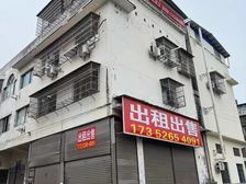 株易路口长株潭大市场朝南转角双门面带住房精装修双卫生间送阁楼