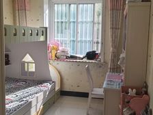 巴黎花园 3楼91平2室2厅一卫,精装修。送家电69.8w.