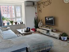 竞秀 万和蓝山 2室2厅 93平米 送地下室