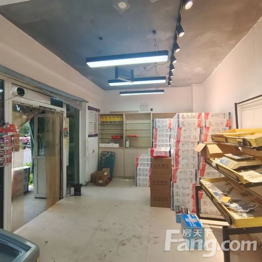 出租万和蓝山纯单层门脸