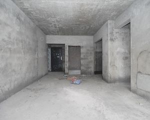 时代君悦4室2厅2卫南朝向108.00万元出售