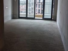 启东 中邦上海城 3室2厅2卫送大车位,车位电梯边,方便