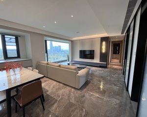 龙泉驿 华润置地未来之城 4室2厅