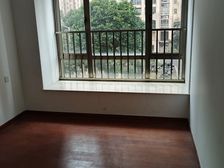 急售!采光充足的三室两厅温馨家园