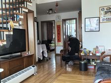 5楼2房带大阁楼和露台临公园