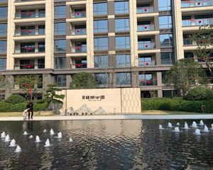 龙湾 华鸿阳光城翡丽公园 4室2厅