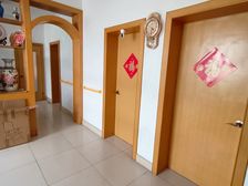 周村 凤鸣花苑 一楼中间单元,送车库3室2厅