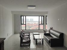 高新恒信风華上品 4室2厅144平装修带储藏室123万