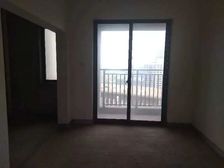 三室二厅二卫三阳台电梯房有公园,蓝球场,就读二中