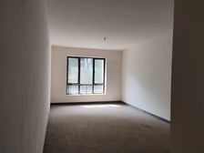 保亿丽景紫园 3室2厅实得面积大,送花园。