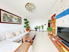 新华路、玉清街西北,鸿泰雅园 3室2厅,带车位75万。