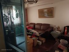 杨浦 长阳新苑 4室2厅 带大平台