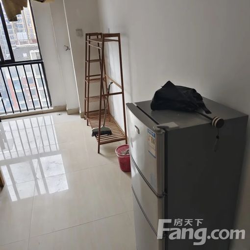 Êñɽ·ï»Ë³Ç³½Áú×Ͼ£¹ã³¡ 1ÊÒ1Ìü 36©O 1400Ôª/ÔÂ