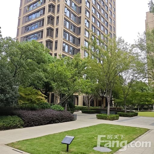 ºÏ×â:Ö÷ÎÔ·ÊÎ÷ÌÒ»¨ÈÚ´´¾ÁÕĄ́ 1ÊÒ1Ìü 40©O 1050Ôª/