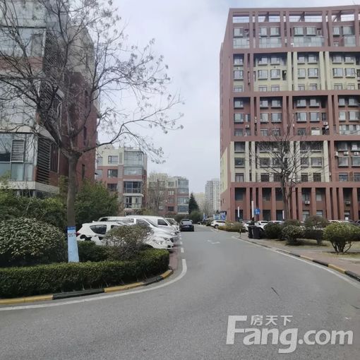 黄岛隐珠银盛泰星河城一期 1室1厅 57㎡ 1000元/月