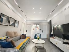 渝中 凯旋大厦 5室2厅 131.00㎡ 112万