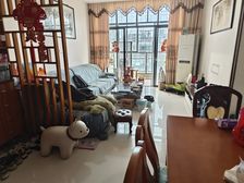 恒福新城顶层复式带花园共四层,实用200方,四房两厅