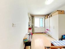 医疗购物交通便利,南北通透采光好