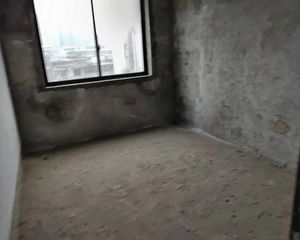 东山电梯房115平三居室 南北通透双阳台 42万诚售