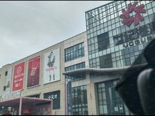 环岛公园118平临街商铺,9米宽门面,层高4.5米