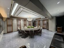 呈贡 滇池明珠广场 5室2厅 234.85㎡ 189万